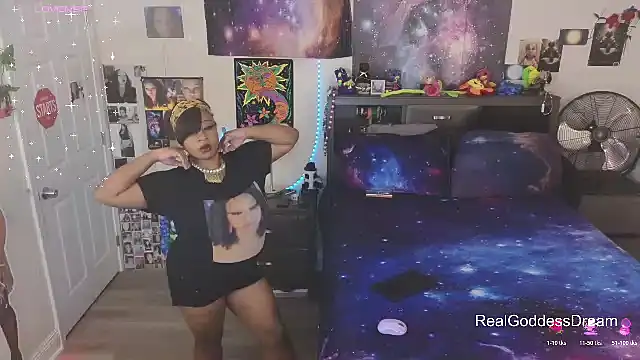 Snapshot of temptressbeauty24 chatting on February 6, 2026, 11:56 pm temptressbeauty24 online show from February 6, 2026, 11:56 pm