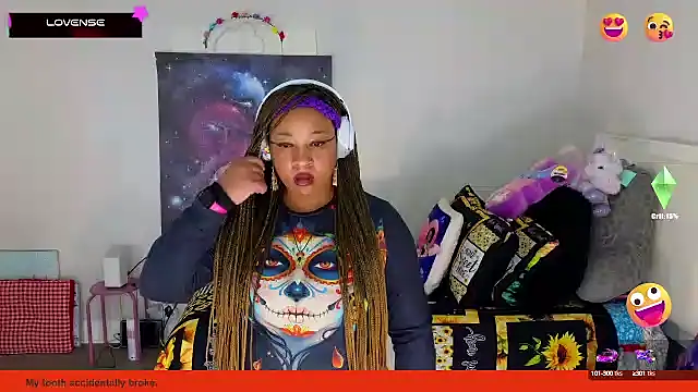 Snapshot of temptressbeauty24 chatting on February 8, 2025, 8:32 pm temptressbeauty24 online show from February 8, 2025, 8:32 pm
