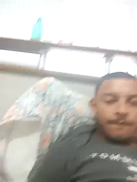 Snapshot of emrehliug12 chatting on March 10, 2025, 2:37 pm emrehliug12 online show from March 10, 2025, 2:37 pm