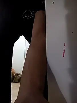 Snapshot of emrehliug12 chatting on September 15, 2025, 4:24 am emrehliug12 online show from September 15, 2025, 4:24 am