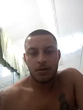 Snapshot of emrehliug12 chatting on February 8, 2026, 9:56 pm emrehliug12 online show from February 8, 2026, 9:56 pm