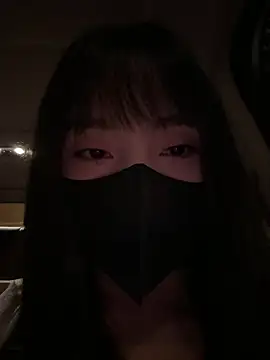 Asia-Lynn online show from November 7, 2025, 3:27 pm