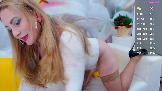 Lilly Diaz online show from September 23, 2025, 6:09 am