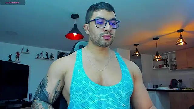 Snapshot of Michael_Diamond chatting on February 4, 2025, 2:39 am Michael Diamond online show from February 4, 2025, 2:39 am