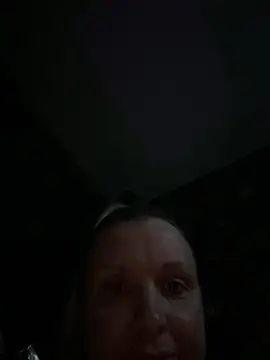 Snapshot of Bella-Tight chatting on April 12, 2026, 6:11 pm Bella-Tight online show from April 12, 2026, 6:11 pm