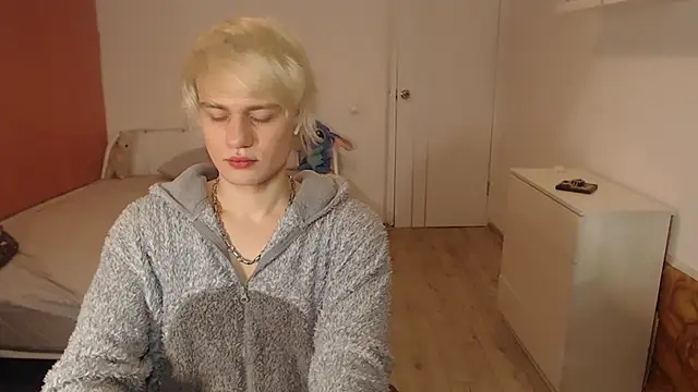 Snapshot of Oliver_sweet_ chatting on January 19, 2026, 2:04 am Oliver sweet online show from January 19, 2026, 2:04 am