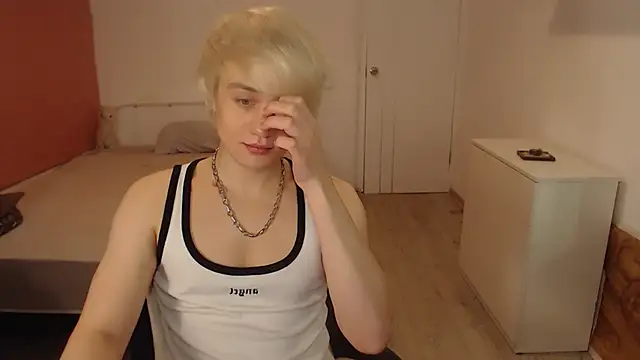 Snapshot of Oliver_sweet_ chatting on February 16, 2026, 1:26 am Oliver sweet online show from February 16, 2026, 1:26 am