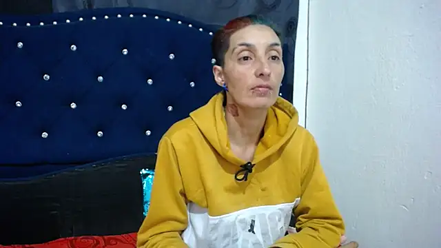 anyu1306 online show from February 17, 2025, 6:09 am