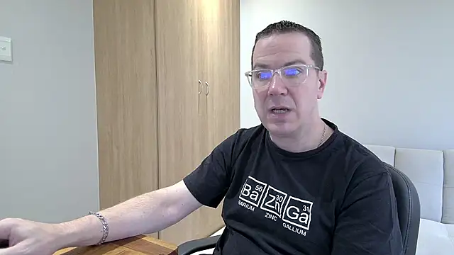 BrettJ81 online show from October 24, 2025, 7:40 am