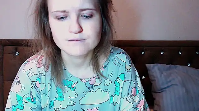 Snapshot of Sara4uu chatting on February 16, 2026, 11:35 pm Sara4uu online show from February 16, 2026, 11:35 pm