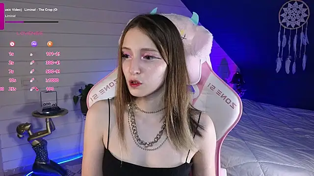 Evie Ro online show from July 12, 2026, 9:37 pm