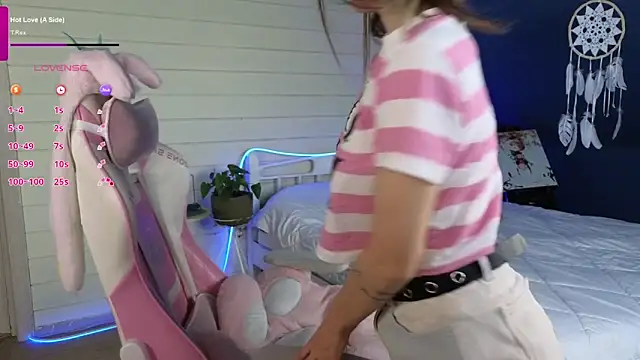 Evie Ro online show from June 13, 2026, 10:46 am