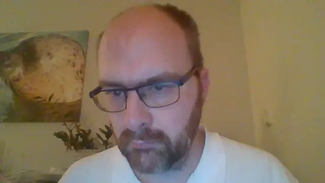 Snapshot of CamboyHappyDave chatting on December 4, 2024, 9:40 pm CamboyHappyDave online show from December 4, 2024, 9:40 pm