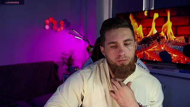 Snapshot of Sweeet__boy chatting on March 18, 2026, 10:18 am Sweeet boy online show from March 18, 2026, 10:18 am