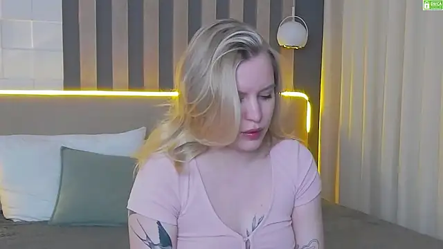 AmaliaBell online show from May 14, 2026, 4:26 pm