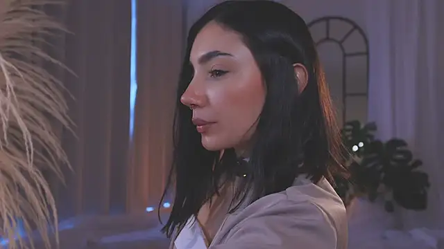 AmyArmstrong online show from November 13, 2025, 9:19 pm