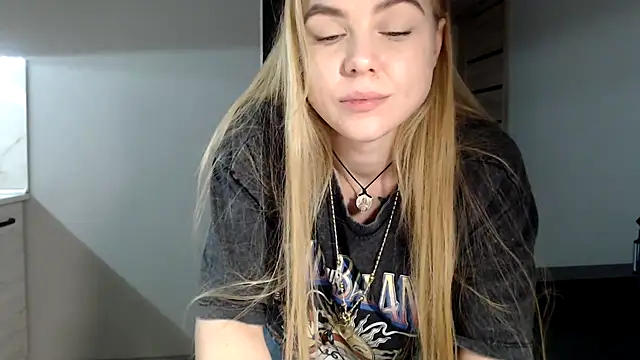 Snapshot of Sunbeam_ chatting on January 27, 2025, 10:27 pm Sunbeam online show from January 27, 2025, 10:27 pm