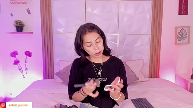 natalie jaensen online show from May 23, 2026, 3:16 am