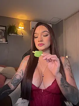Snapshot of DaniDusan_ chatting on June 5, 2026, 8:47 pm DaniDusan online show from June 5, 2026, 8:47 pm