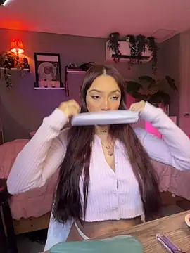 DaniDusan  online show from November 3, 2025, 12:09 pm