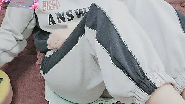 Sophie Secret online show from November 2, 2025, 10:04 pm