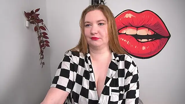 LaraDream online show from March 24, 2026, 3:23 pm