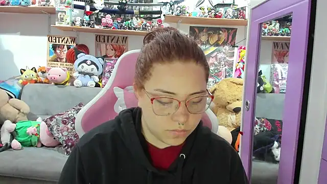 soficammy online show from December 15, 2025, 10:48 pm