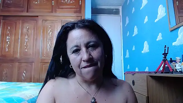 valeriapinter online show from December 15, 2025, 3:40 pm