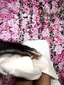 mismialove online show from September 19, 2025, 9:30 pm