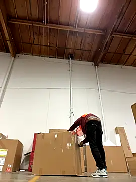 Snapshot of Letgeti chatting on October 7, 2025, 7:26 pm Letgeti online show from October 7, 2025, 7:26 pm